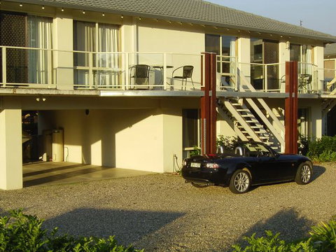 Southern Comfort Holiday Units - QLD Tourism 5