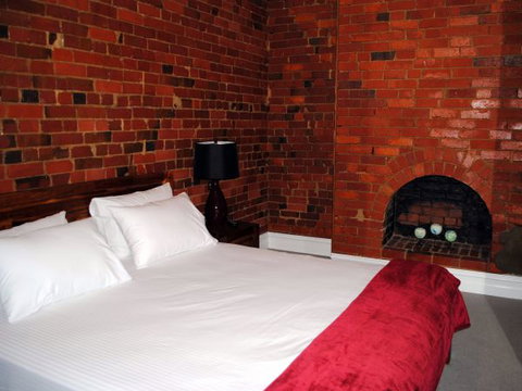 Sublime Spa Apartments On Murphy - Queensland Tourism 3