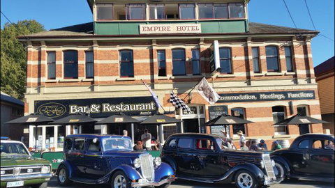 Cycles @ The Empire Hotel - QLD Tourism 0