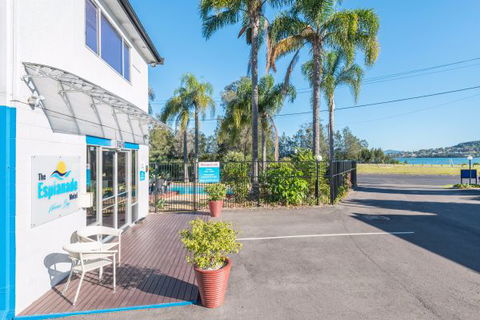 The Esplanade Motel - QLD Tourism 0