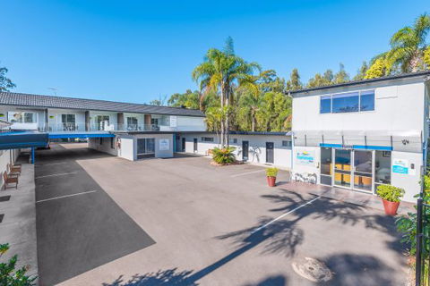 The Esplanade Motel - QLD Tourism 9