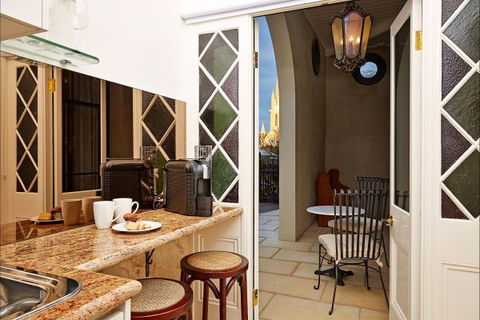 The Suites, Villa Belgravia - QLD Tourism 7