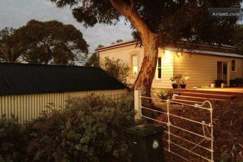 The Schoolmaster's - Second Valley Accommodation - QLD Tourism 0