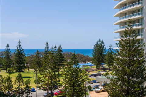 The Ritz Resort - Queensland Tourism 0