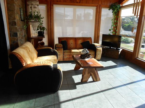 Tidelines Of Bicheno - Queensland Tourism 1