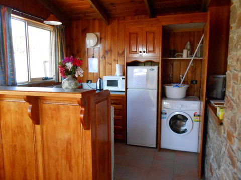 Tidelines Of Bicheno - Queensland Tourism 3