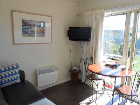 Tidelines Of Bicheno - Queensland Tourism 7