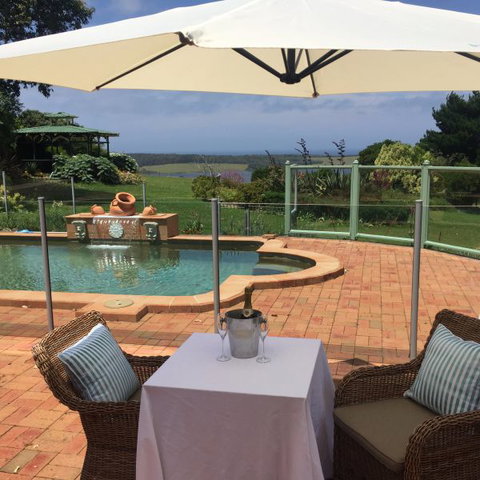 Tilba Lake House - QLD Tourism 2