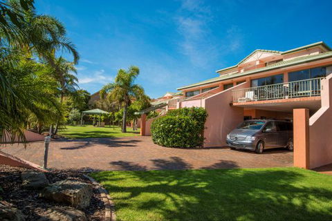 Tuscany Apartments - Queensland Tourism 1