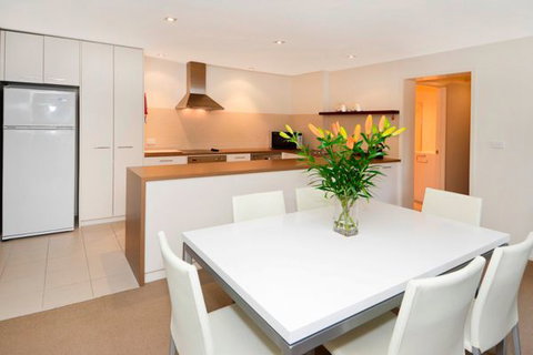 Unit 5 Wyuna Queenscliff - QLD Tourism 0