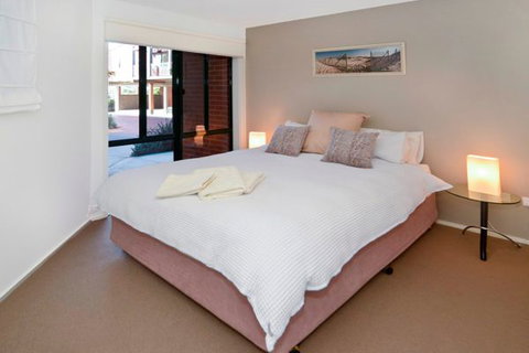 Unit 5 Wyuna Queenscliff - QLD Tourism 4