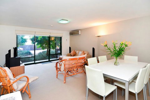 Unit 5 Wyuna Queenscliff - QLD Tourism 6