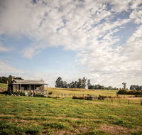 Wines for Joanie Cottage - Queensland Tourism