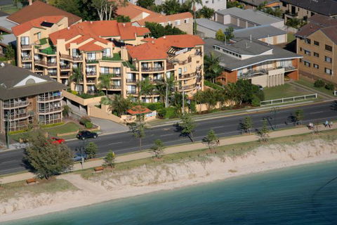 Windsurfer Resort - Queensland Tourism 0