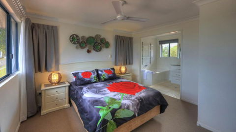 Dolphin Waters Holiday Apartments - QLD Tourism 1