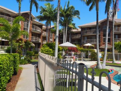 Oceanside Cove Holiday Apartments - QLD Tourism 4