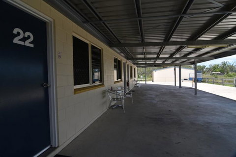 Billabong Motor Inn - QLD Tourism 11