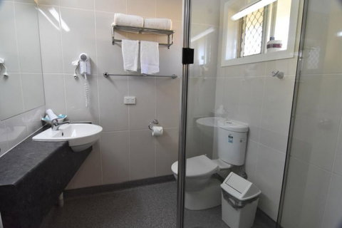 Billabong Motor Inn - QLD Tourism 12