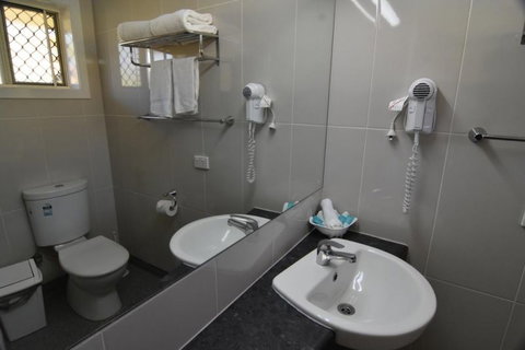 Billabong Motor Inn - QLD Tourism 25