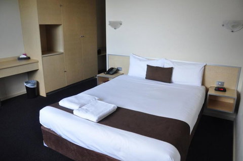 City Park Hotel - QLD Tourism 16