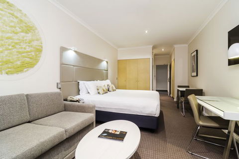 Clarion Suites Gateway - QLD Tourism 1