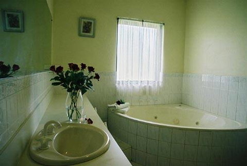 Australian Homestead - QLD Tourism 1