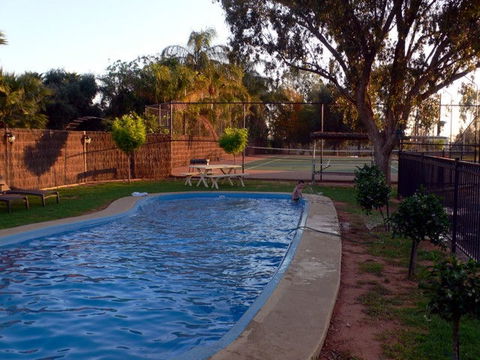 Back O' Bourke Accommodation - QLD Tourism 3