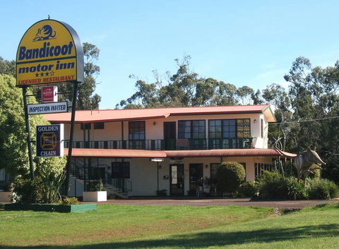 Bandicoot Motor Inn - QLD Tourism 0