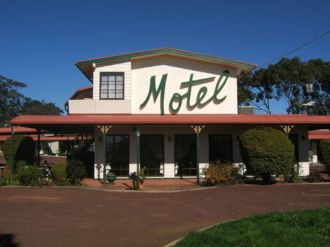 Bandicoot Motor Inn - QLD Tourism 1