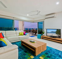 Beachlife Sea Breeze Luxury  Apartment Harbour Views - QLD Tourism