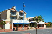 Beachside Apartment Hotel - QLD Tourism 0