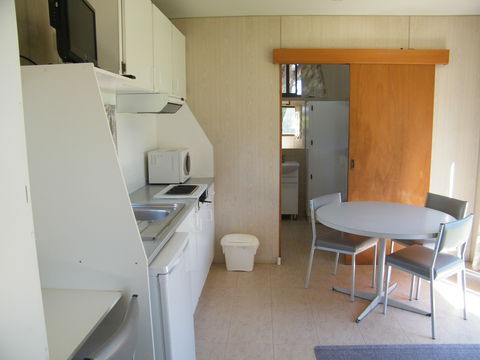 Bega Caravan Park - Queensland Tourism 5