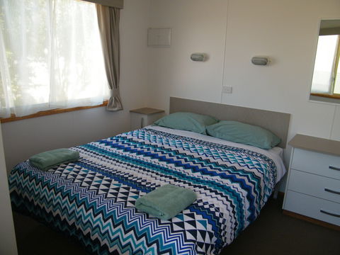 Bega Caravan Park - Queensland Tourism 3