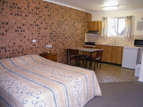 Bega Caravan Park - Queensland Tourism 6
