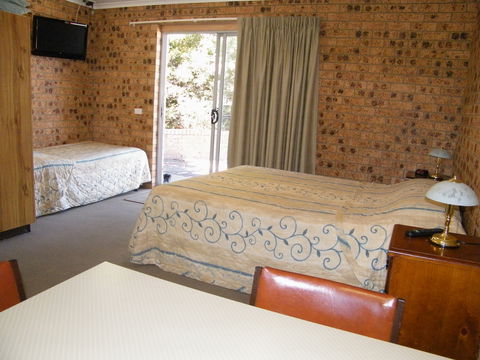 Bega Caravan Park - Queensland Tourism 7