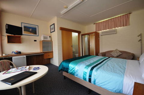 BEST WESTERN Melaleuca Motel & Apartments - QLD Tourism 1