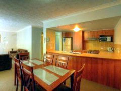 Bila Vista Holiday Apartments - QLD Tourism 3