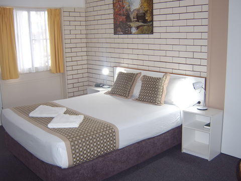 Binalong Motel - QLD Tourism 8