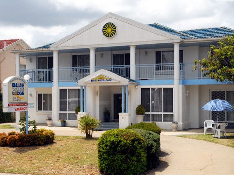 Blue & White Lodge - QLD Tourism 0