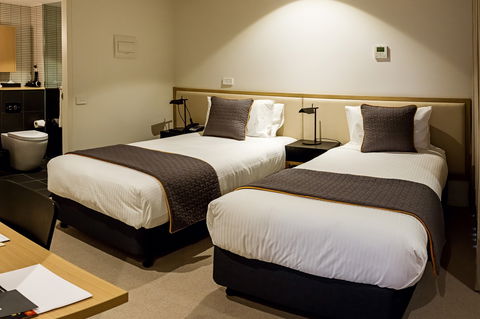 Brady Hotels Central Melbourne - QLD Tourism 5