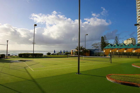 Breakers North - Absolute Beach Front Holiday Apartments - QLD Tourism 0