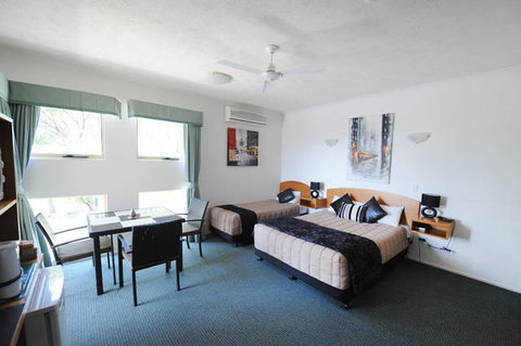 Caboolture Riverlakes Motel - QLD Tourism 0