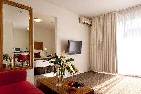 Cambridge Hotel Sydney - QLD Tourism 0