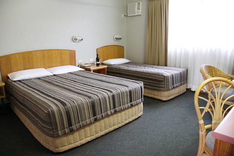 Cannon Park Motel - QLD Tourism 3