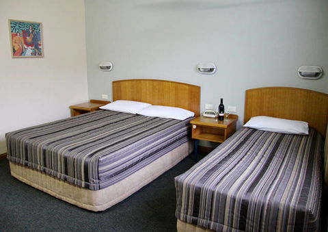 Cannon Park Motel - QLD Tourism 4