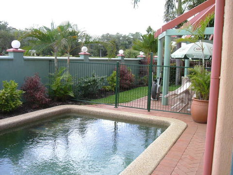 Cannon Park Motel - QLD Tourism 7