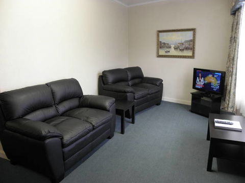Capri Lodge Apartments - Queensland Tourism 1