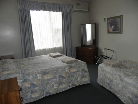 Capri Lodge Apartments - Queensland Tourism 6