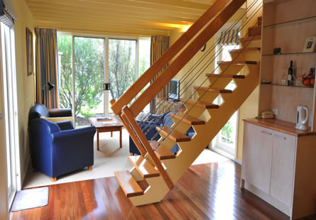 Captain's At The Bay - QLD Tourism 2