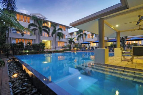 Cayman Villas Port Douglas - Queensland Tourism 1
